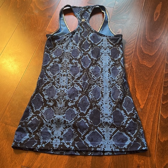 Lululemon tank - Picture 2 of 3